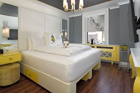 Deluxe King Room