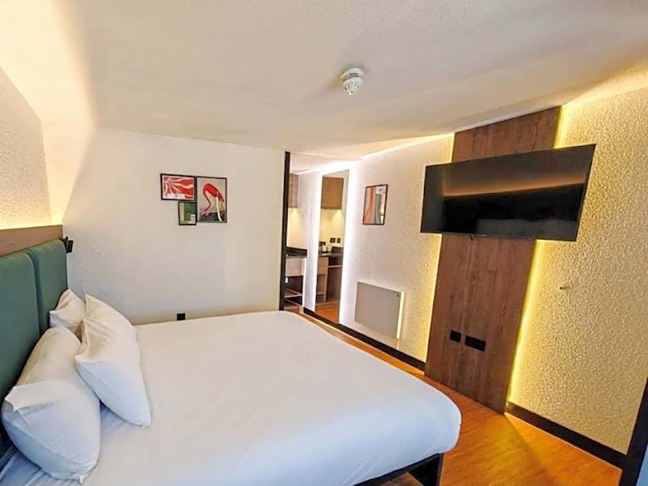 The Crossway Hotel, Coventry Walsgrave, Part of AG Collection