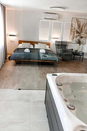 Deluxe Double Room with Bath