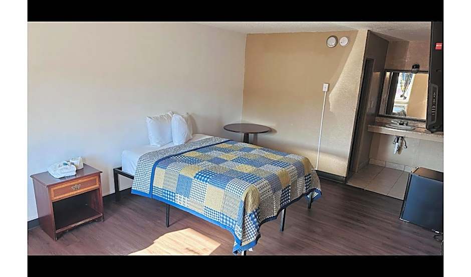 Hallmark Inn By OYO Fort Wayne