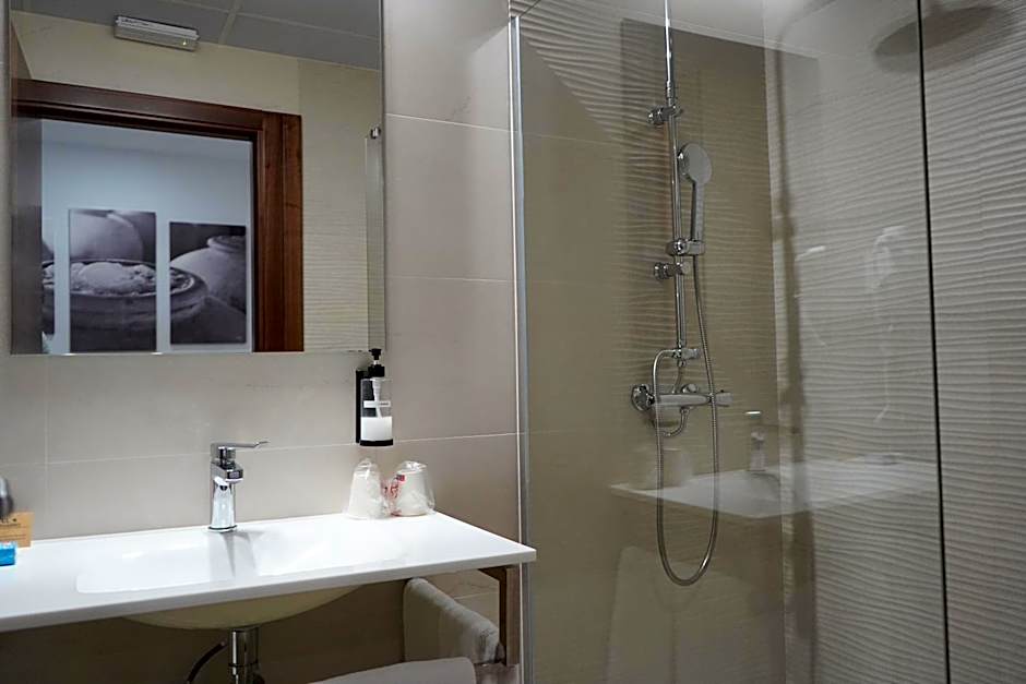 HOTEL DON RAMIRO