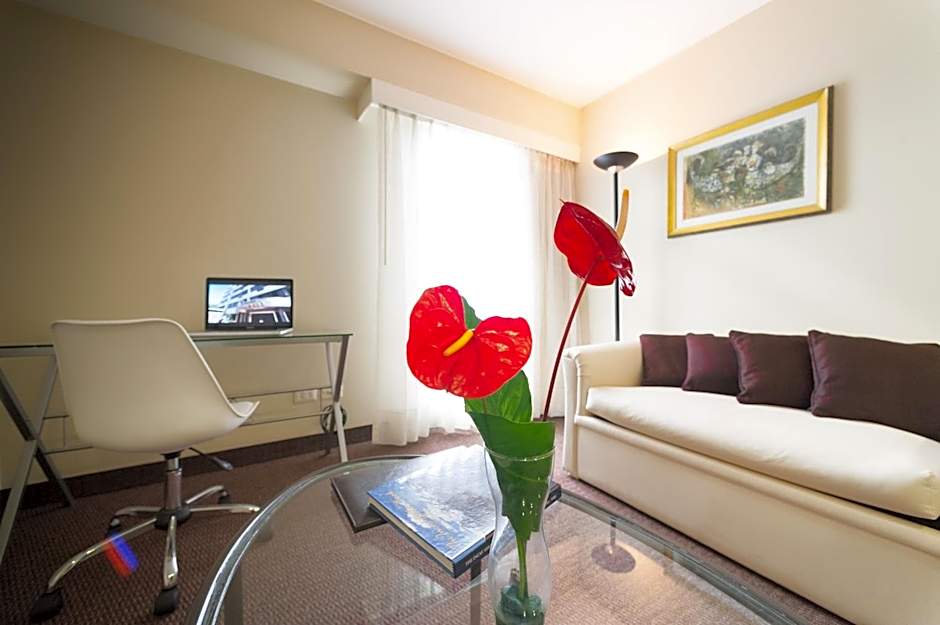 Roosevelt Hotel & Suites