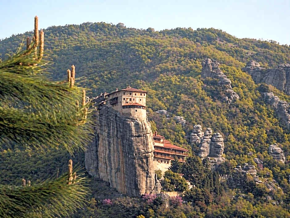 Hotel Doupiani House