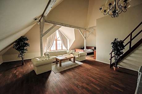 Suite with Lake View