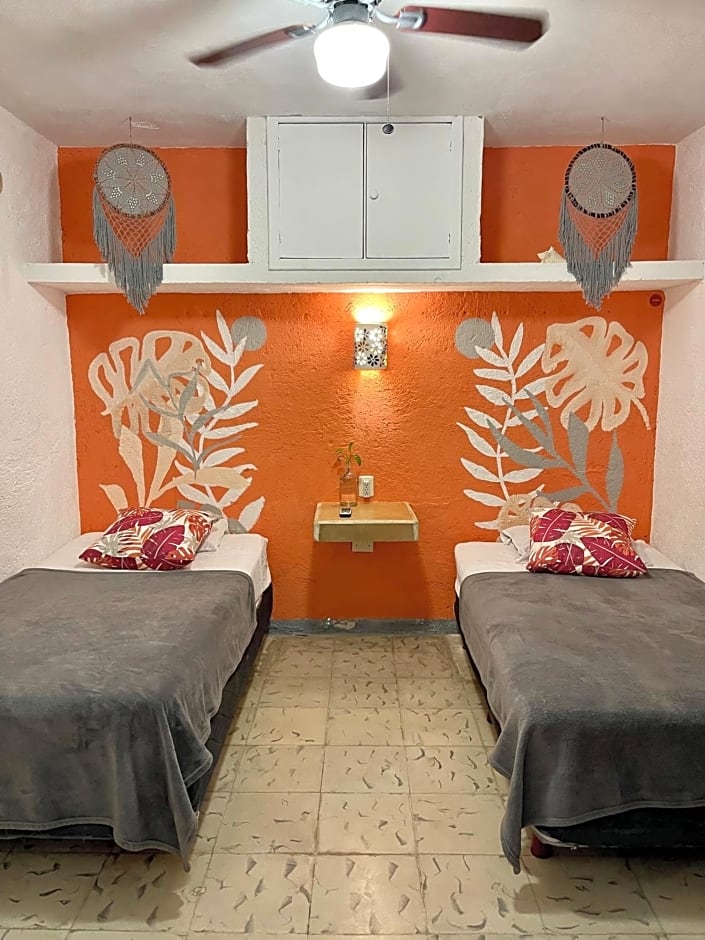 Itzé Hostel