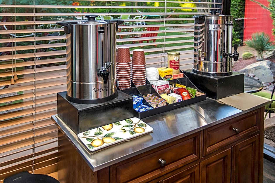 Desert Riviera Hotel