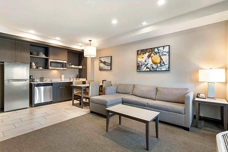 Best Western Plus Executive Residency Rigby's Water World Hotel
