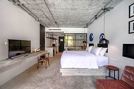 Superior Double Room with Pool Access