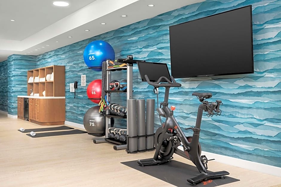 The Hiatus Clearwater Beach, Curio Collection by Hilton