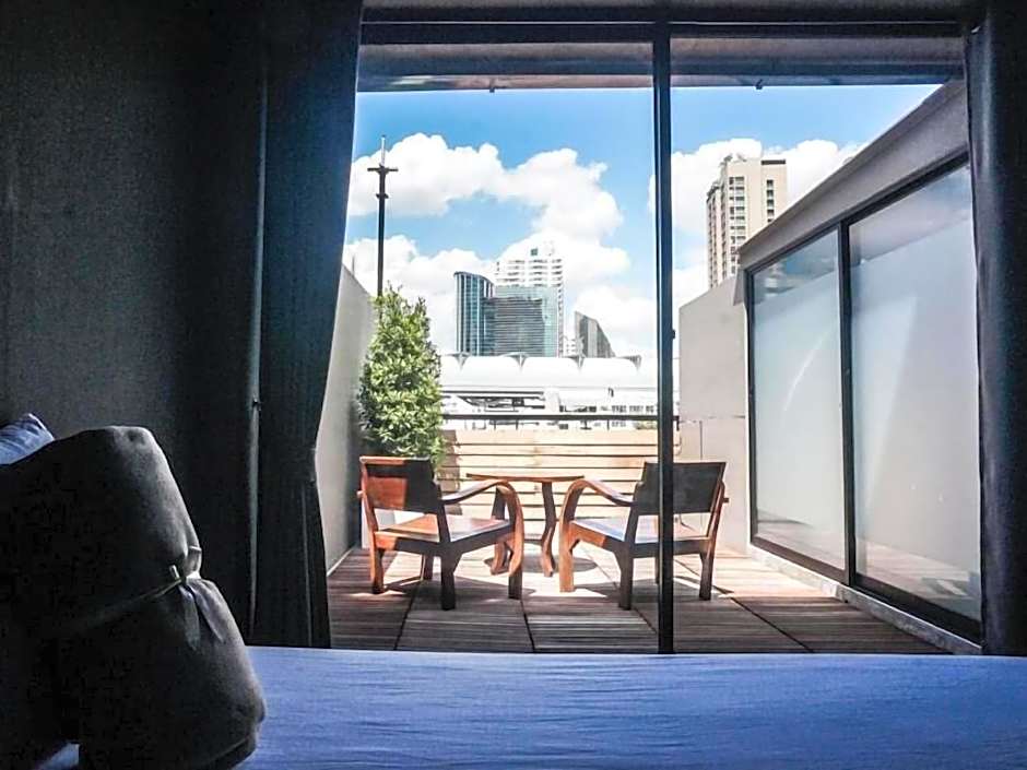 Yaksa Private