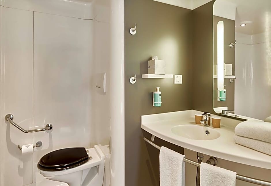 B&B HOTEL Rueil-Malmaison Gare