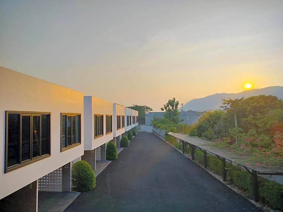 Cicada Hotel Kanchanaburi