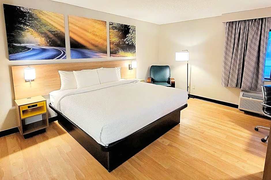 Days Inn by Wyndham Pleasant Prairie Kenosha