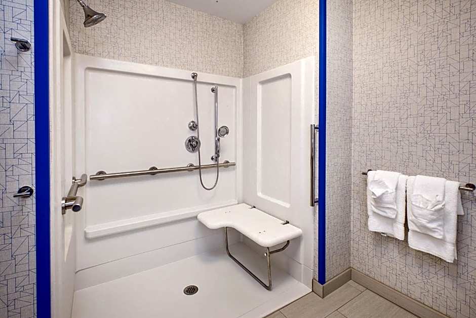 Holiday Inn Express & Suites New Castle By IHG