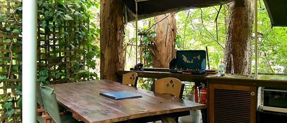 Black Cockatoo Lodge