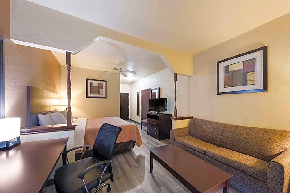 Quality Inn & Suites Terrell