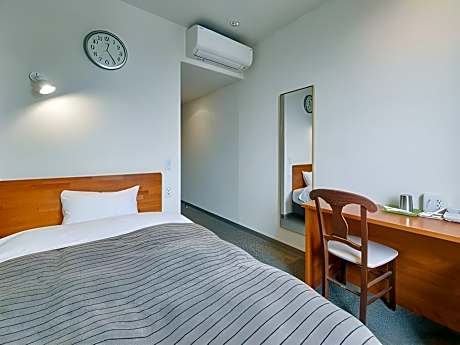 Single Room - Smoking
