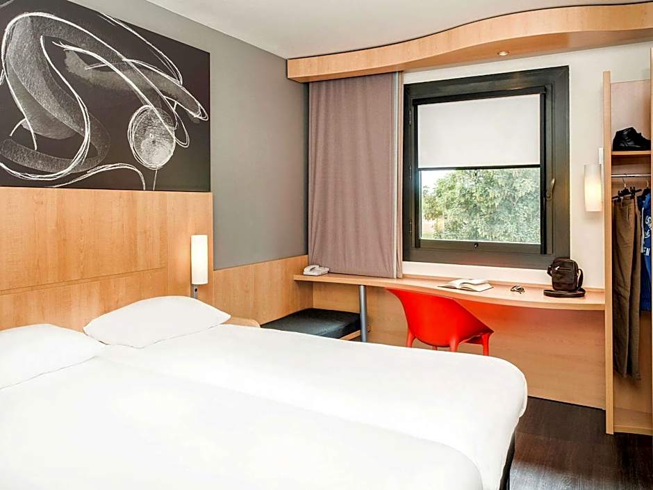 ibis Montceau les Mines