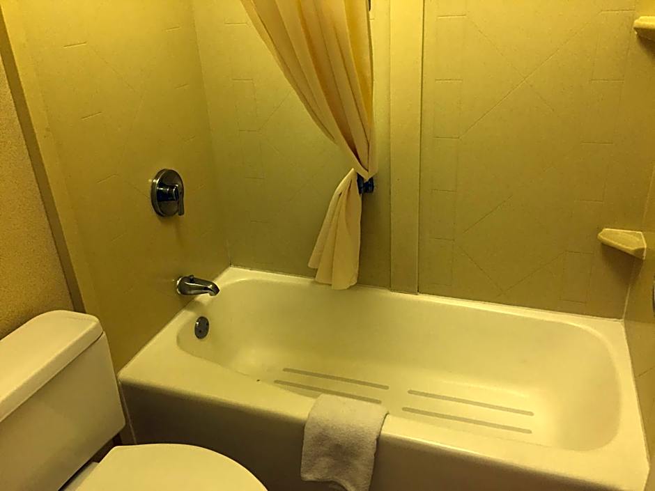 Days Inn & Suites by Wyndham Albuquerque North