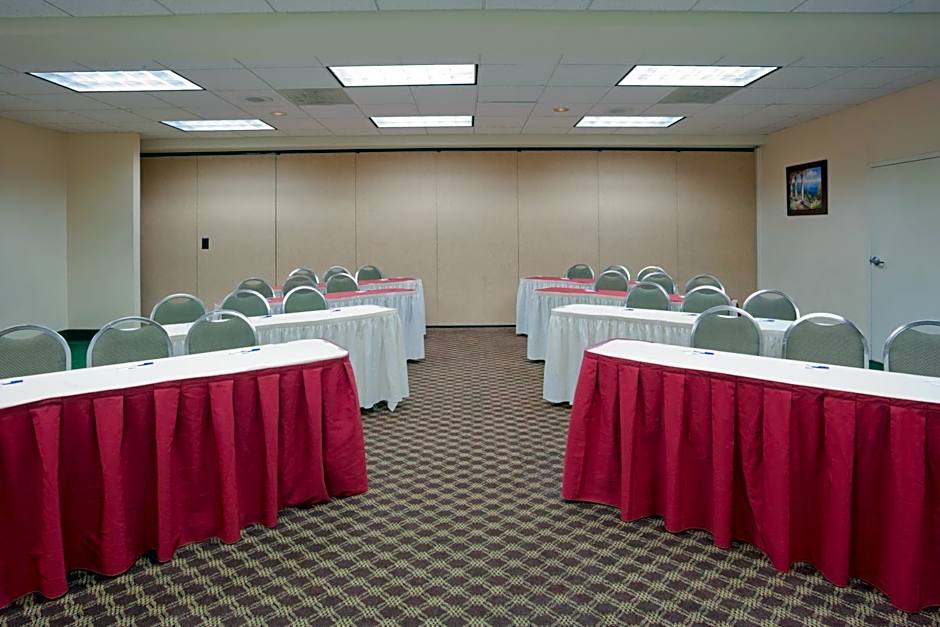 Holiday Inn Express & Suites Tracy By IHG