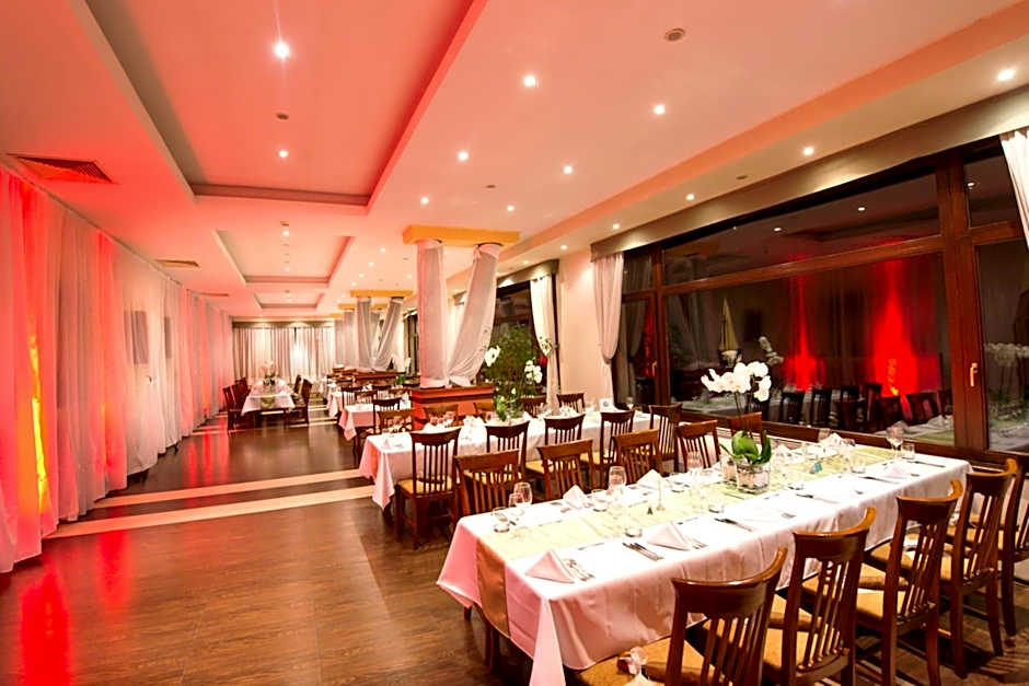 Yantra Grand Hotel