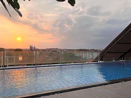 Ibis Bali Legian Street