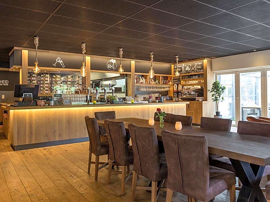 Castle Stay in De Eese with Royal Interiors