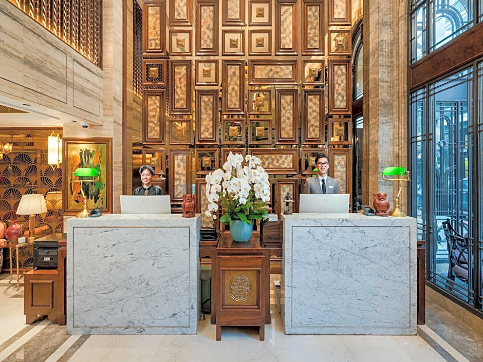 Peridot Gallery Classic Hotel