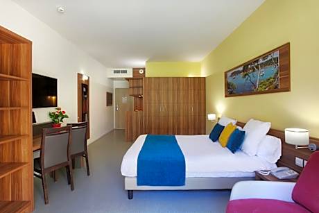 Prestige Studio with Terrace - Disability Access