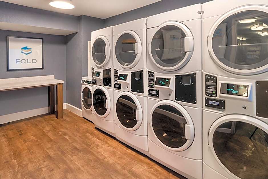 Staybridge Suites Denver - Cherry Creek By IHG