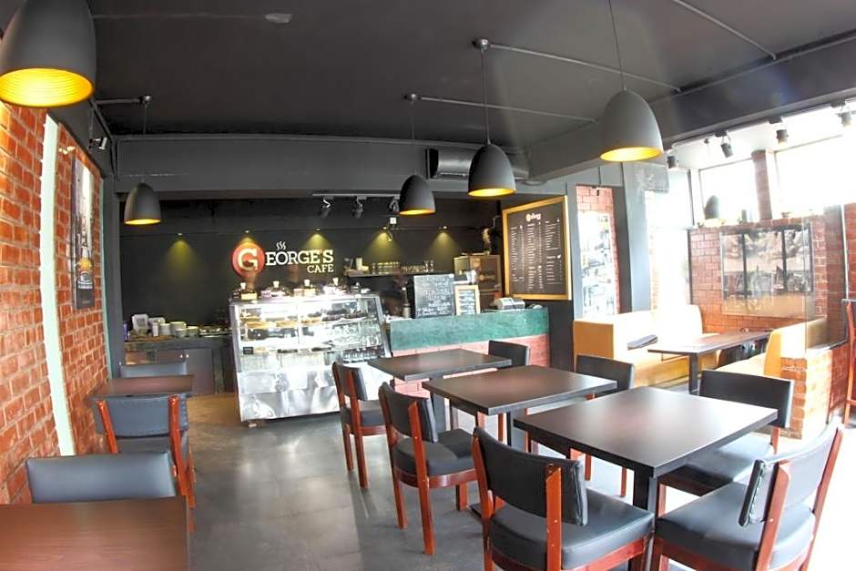 Richmond Hotel And Suites