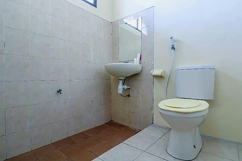 OYO 1654 Maha Bharata Kuta Inn