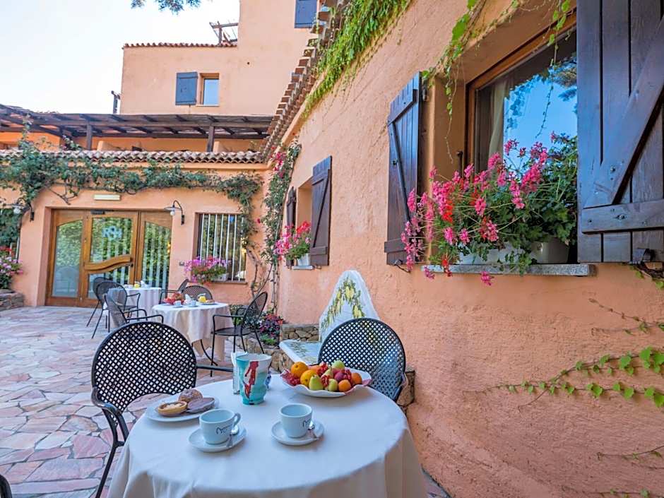 Hotel Rocce Sarde