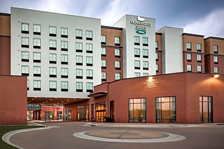 Homewood Suites by Hilton Coralville - Iowa River Landing