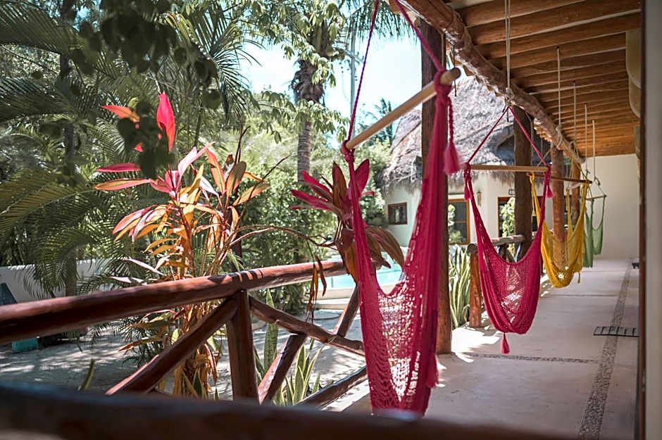 Casa Iguana Holbox - Beachfront Hotel