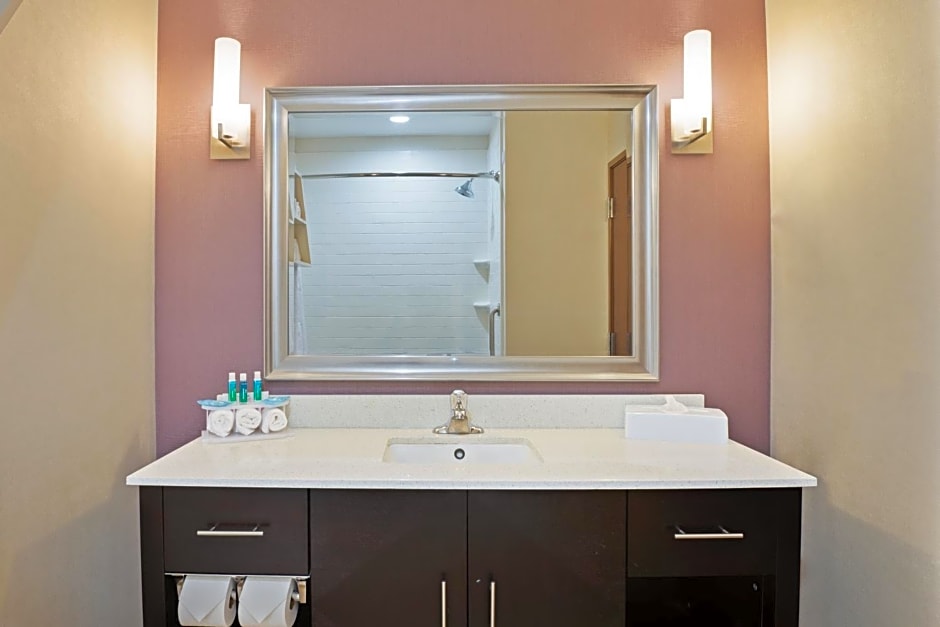 Holiday Inn Express & Suites Harrisburg S - New Cumberland By IHG