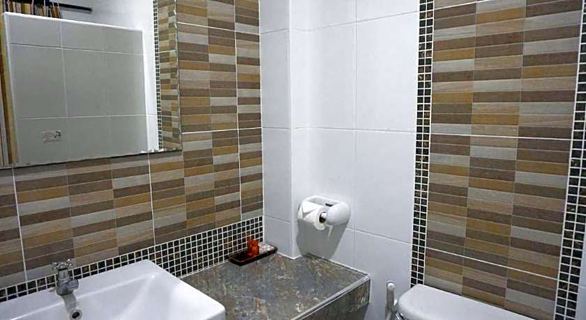 C2U Hotel Uthai Thani