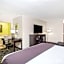 AmericInn by Wyndham Delafield