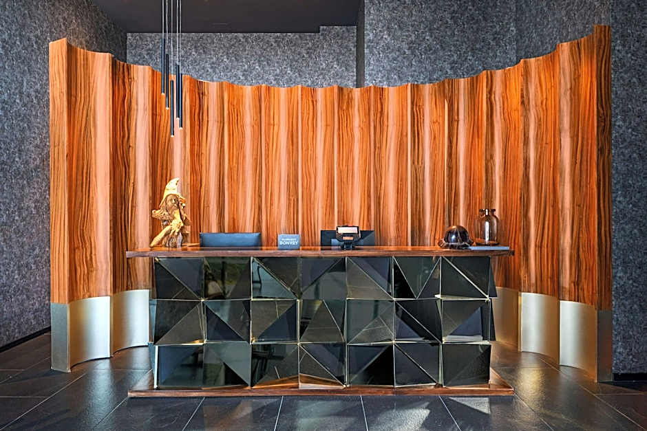 VETTA, DISTRITO UNO, AUTOGRAPH COLLECTION