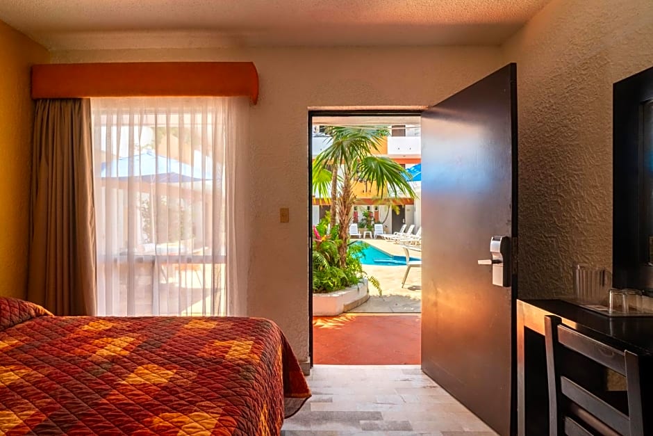 Hotel Azteca Inn