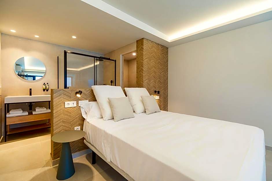 Apartamentos Playa Victoria - by Grupo Tribu