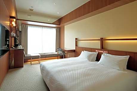 King Room with Lounge Access - High Floor