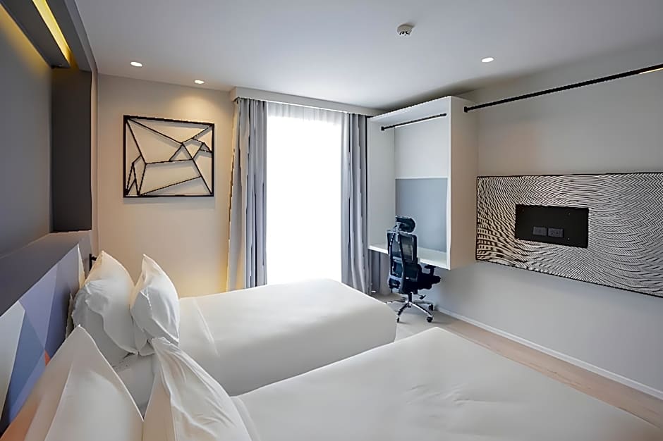 Maybis Hotel