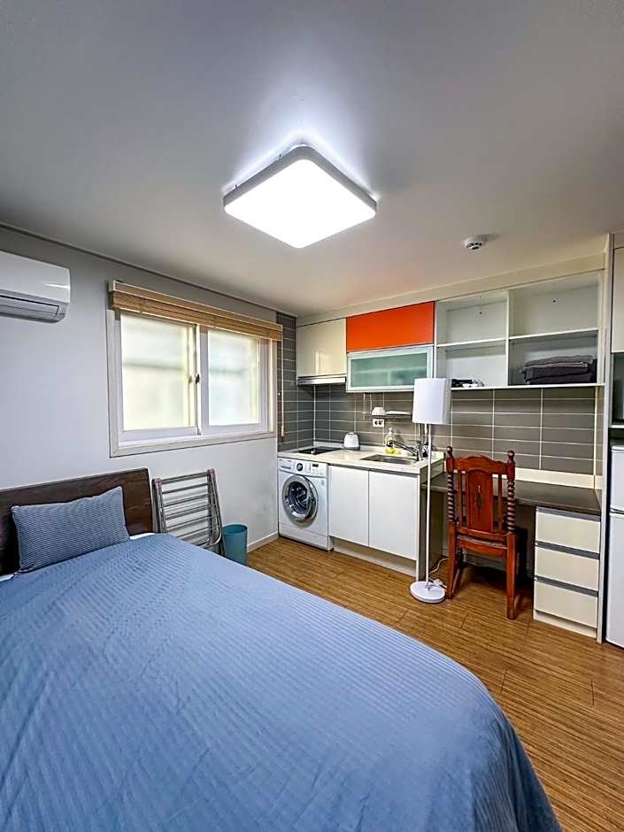 Photo 1 of 7 of Double Room with Kitchenette and Laundry