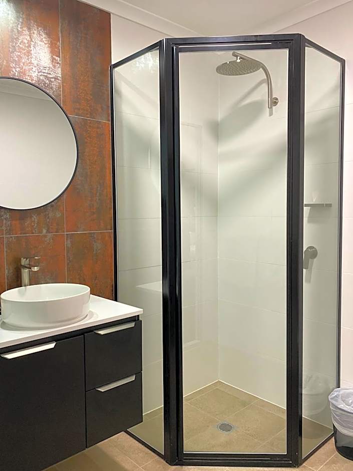 Cattlemans Country Motor Inn & Serviced Apartments