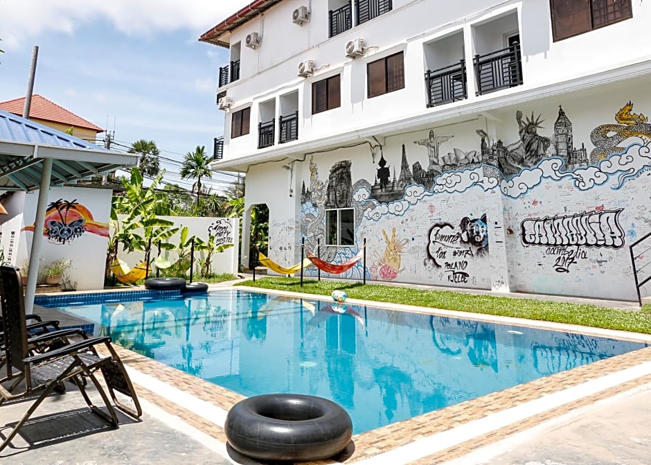 Pool Party Hostel