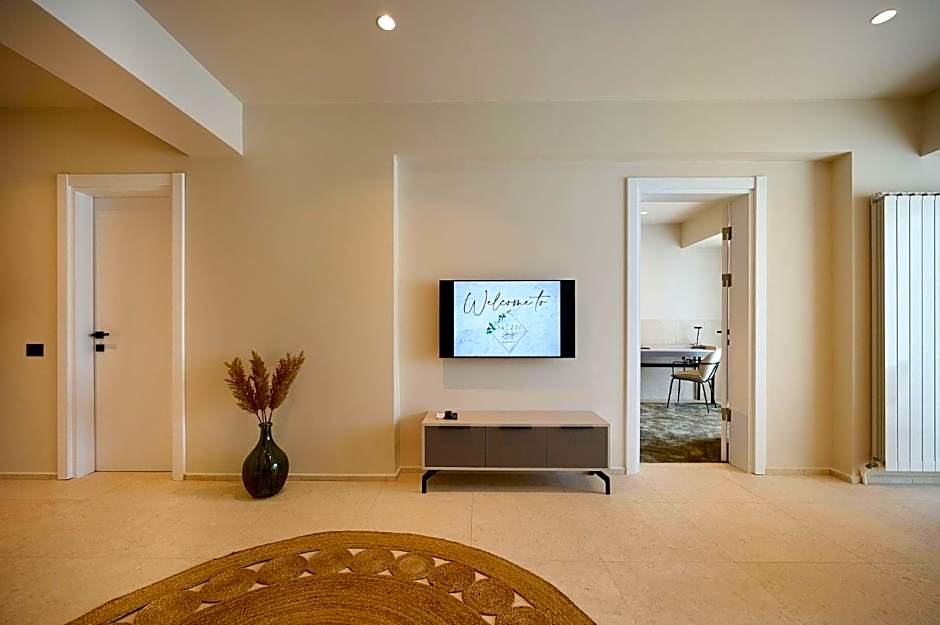 Alezzi Infinity Aparthotel & Spa