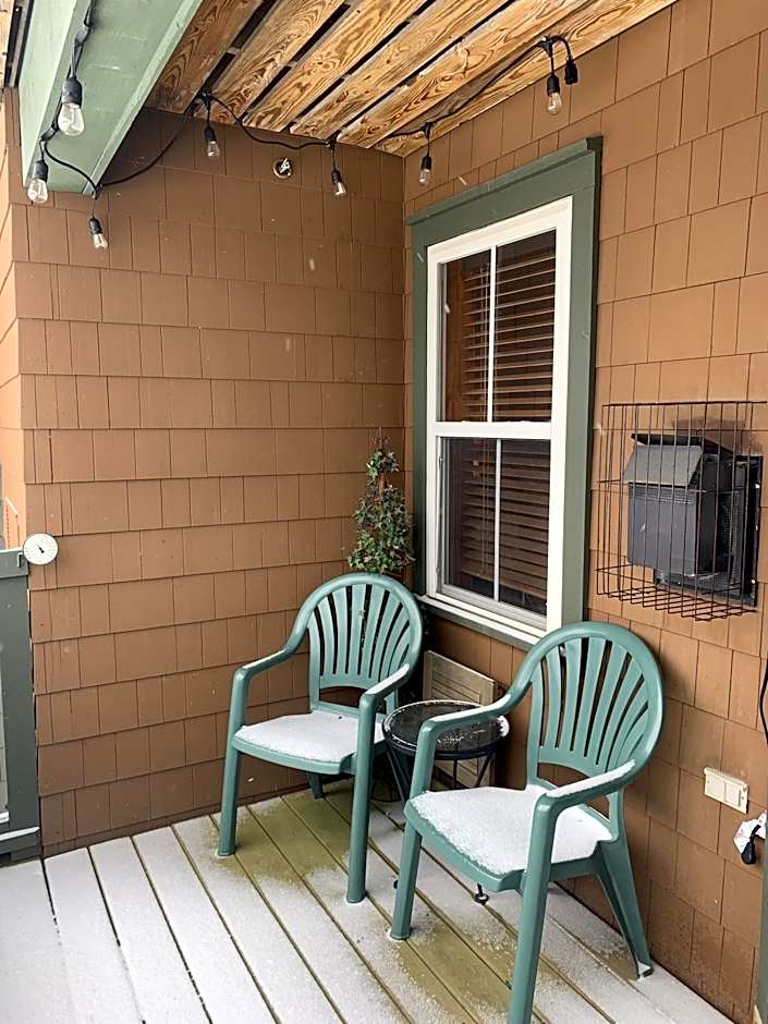 Highland House 207 Slopeside, Village Area, Ski in out