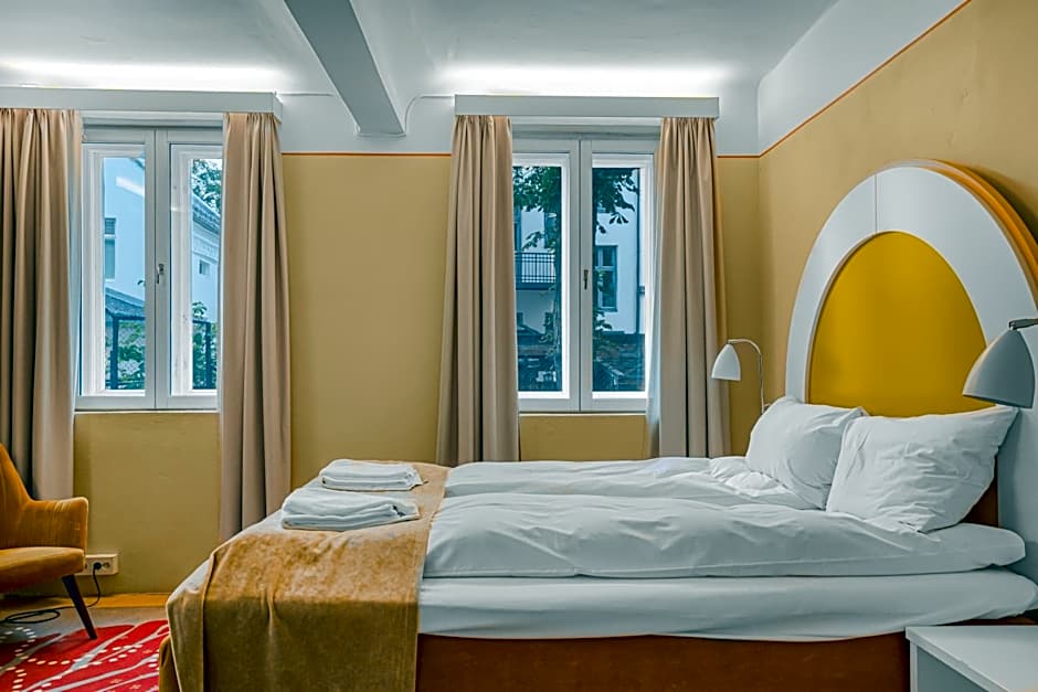 The Apartments Company - The Sweet