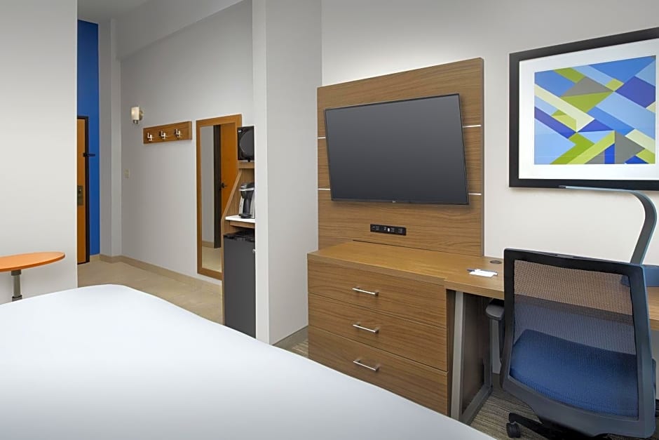 Holiday Inn Express San Antonio North Riverwalk Area, an IHG Hotel